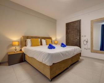 Stunning 3br Penthouse, Panoramic Terrace - Saint Paul’s Bay - Bedroom