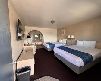 Redwood Lodge - Farmington - Bedroom