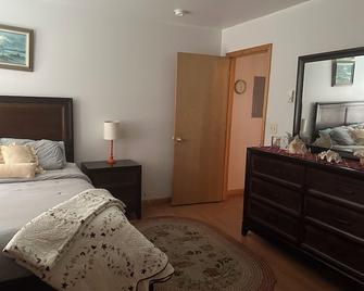 A culinary dream home - Sylvan Beach - Bedroom