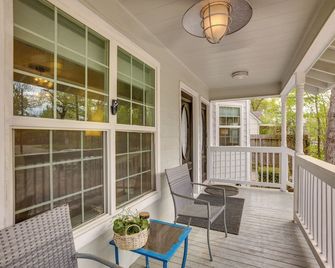 Backyard, Deck and Fire Pit Conroe Getaway - Conroe - Balcony