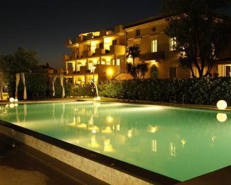 La Castellana - Fosdinovo - Pool