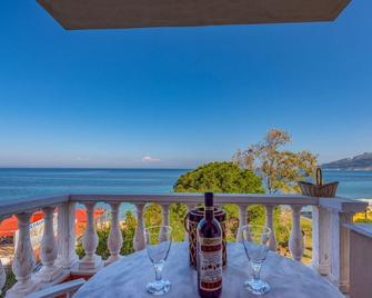 Lambros - Zakynthos - Balcón