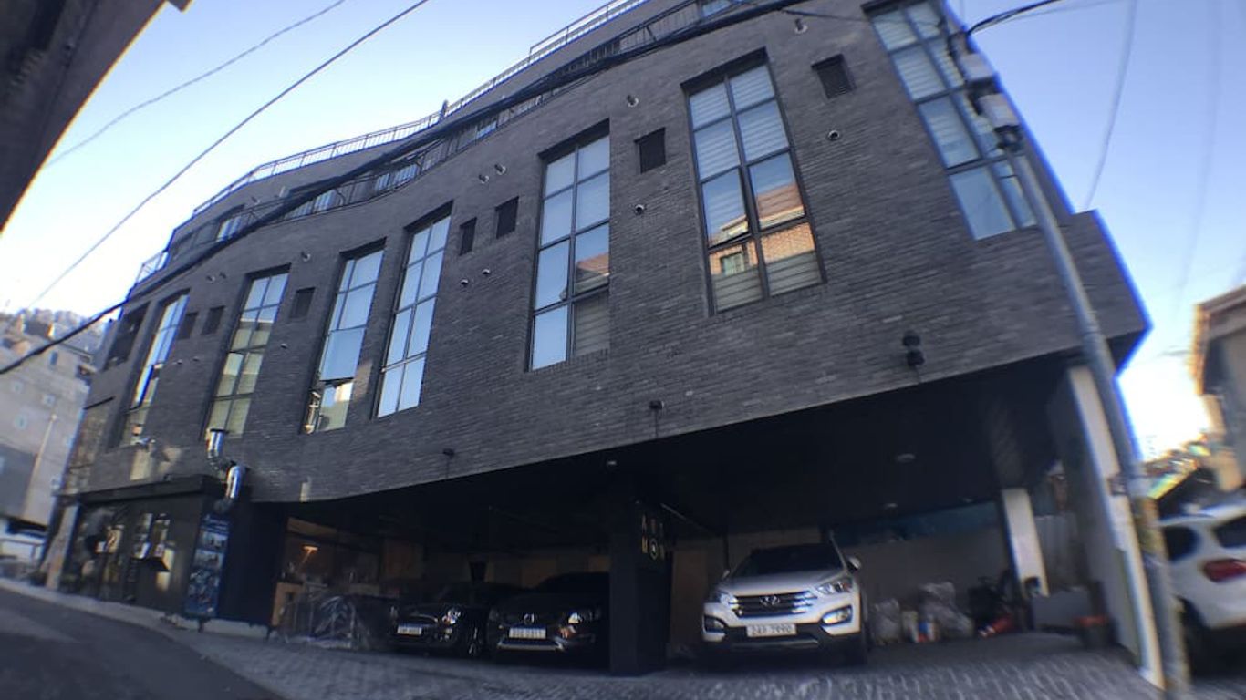 Myeongdong Artmonstay