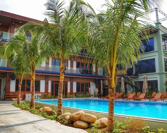 The Luna Tam Coc Hostel - Bar & Pool,Trekking - Ninh Binh - Edificio