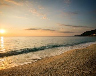 Kenta Beach Hotel - Agios Ioannis - Spiaggia