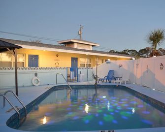 Sun Life Beach Hotel - Englewood - Piscine