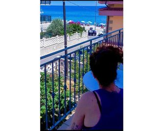 Affittacamere delle rose - Roseto Capo Spulico - Balcony