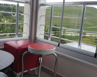 Yildiz Tepe Otel & Pansiyon - Aybasti - Balcón