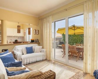 Casa da Graça by An Island Apart - Porto Santo - Olohuone