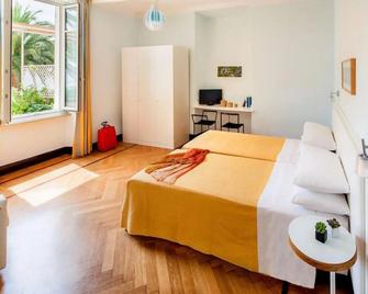 Hotel Beau Sejour - Alassio - Bedroom