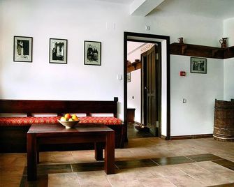 Family Hotel Arkan Han - Trigrad - Escaleras