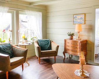 Stunning Home In Ålesund With Kitchen - Ålesund - Living room