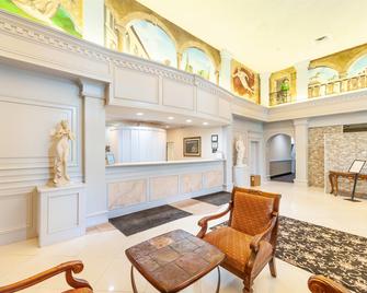 Bellissimo Hotel, Trademark by Wyndham Near Foxwoods Casino - North Stonington - Lobby