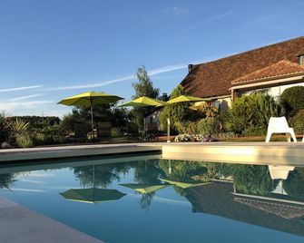 Self Catering - Traditional Farm house - Bassillac-et-Auberoche - Piscine