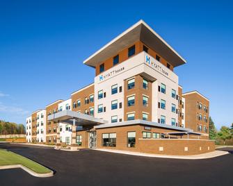 Hyatt House Auburn Hills/Detroit - Lake Angelus - Building