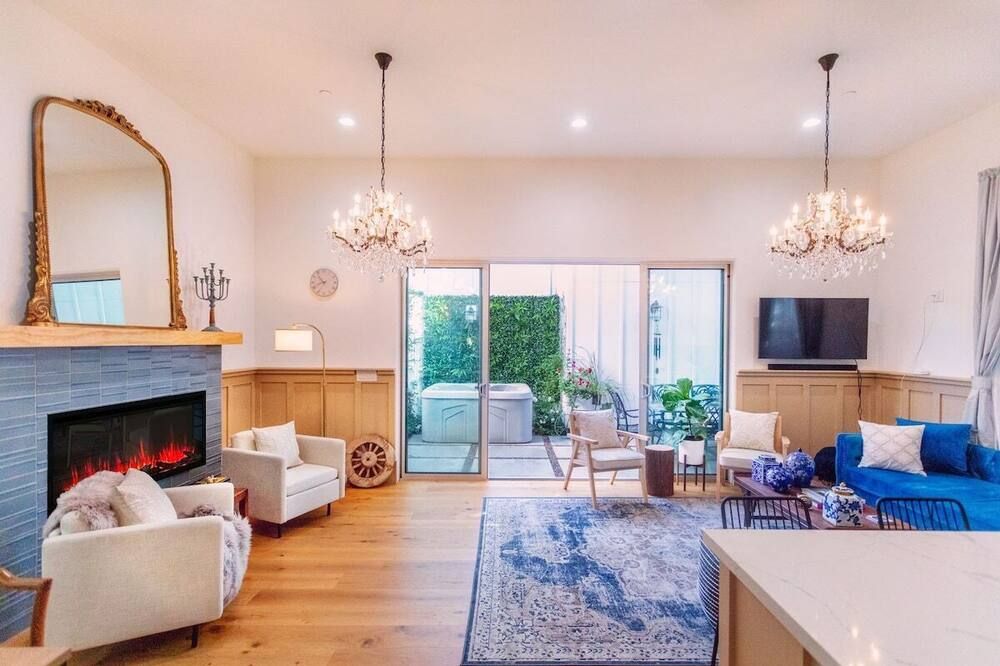 Luxury Designer Home with Hot Tub, Parking Garage Near San Francisco UC Berkeley - אוקלנד - סלון