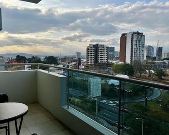 Sabana Best Location Condo - סן חוזה - מרפסת