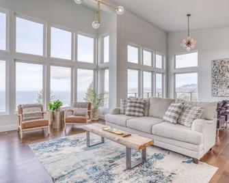 Enjoy Luxurious, Modern Splendor With Stunning Neskowin Clifftop Views! - Neskowin - Sala de estar
