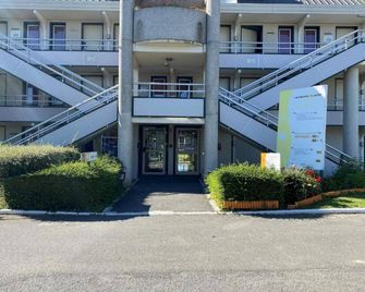 Premiere Classe Cambrai Proville - Proville - Building