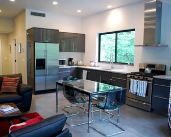 Luxury Private Cabin with Hot Tub and Fireplace in Legendary Woodstock, New York - Woodstock - Küche