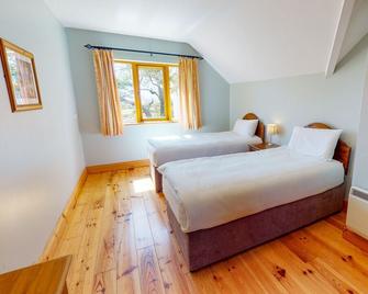 Dingle Courtyard Cottages 2 Bed (Sleeps 4) - Dingle - Bedroom