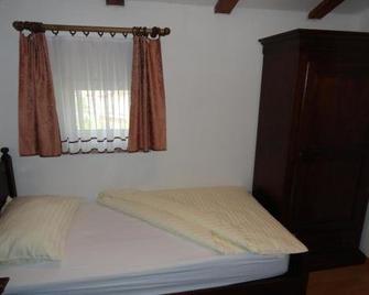 Guest House Pod Slavnikom - Capodistria - Camera da letto
