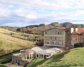 Hotel & Talasoterapia Zelai - Zumaia - Building