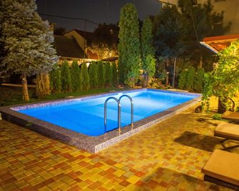 Klassik Hotel - Chişinău - Pool