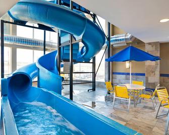紐芬蘭聖約翰萬豪費爾菲爾德套房酒店 - 聖約翰 - 聖約翰斯 - 游泳池