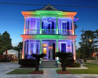 Sophisticated Styled Estate 40% Off Spring - Nueva Orleans - Edificio