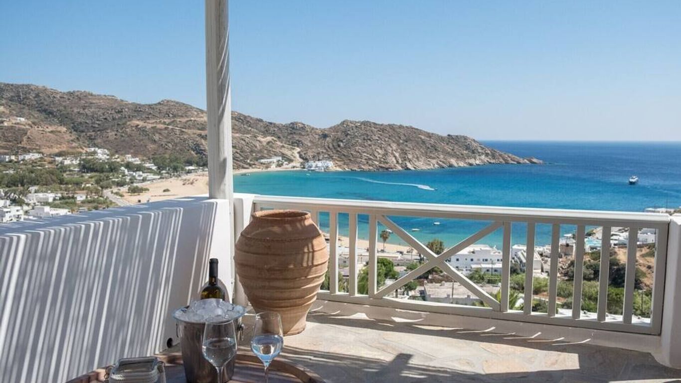 فدق ونادٍ صحي فار أوت