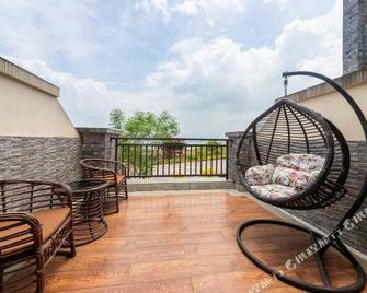 Changshou Manhu Yashe Hotel - Chongqing - Balcón