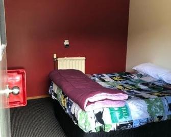 Stewart Island Backpackers - Halfmoon Bay - Bedroom