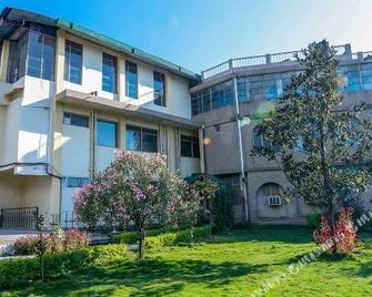 Hotel Yamini - Pālampur - Edificio