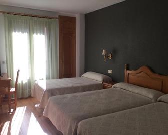 Hotel Cinco Castanos - Candelario