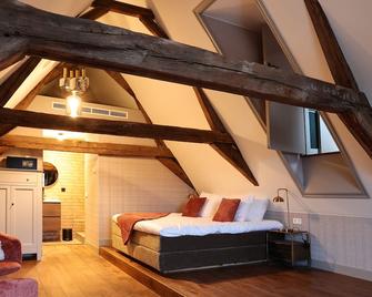 Stadshotel Geertruidenberg - Geertruidenberg - Bedroom