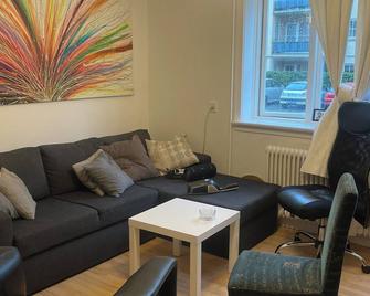 Cozy studio apartment close to public transportation - Charlottenlund - Salon