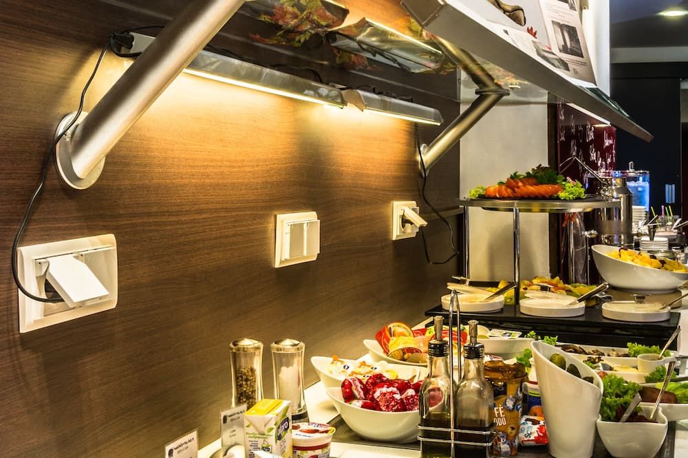 Hotel Esplanade Dortmund - דורטמונד - בופה
