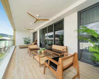 Laguna Beachside residences apartamens, walking distance to the sea - Phuket - Balcón
