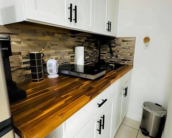 Cozy Seffner Studio Retreat - 세프너 - 주방