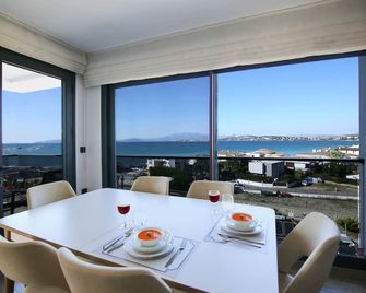 Krem Marin Suites - צזמה - חדר אוכל
