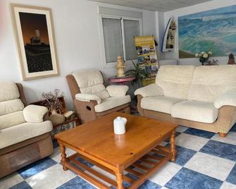 Hostal Puerto Genovés - San José - Living room