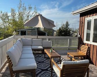 New on VRBO! Cozy Nova Scotia North Shore Cottage- Steps from the Beach - Tatamagouche - Balcón