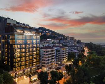 Mövenpick Bursa Hotel and Thermal Spa - Bursa - בניין