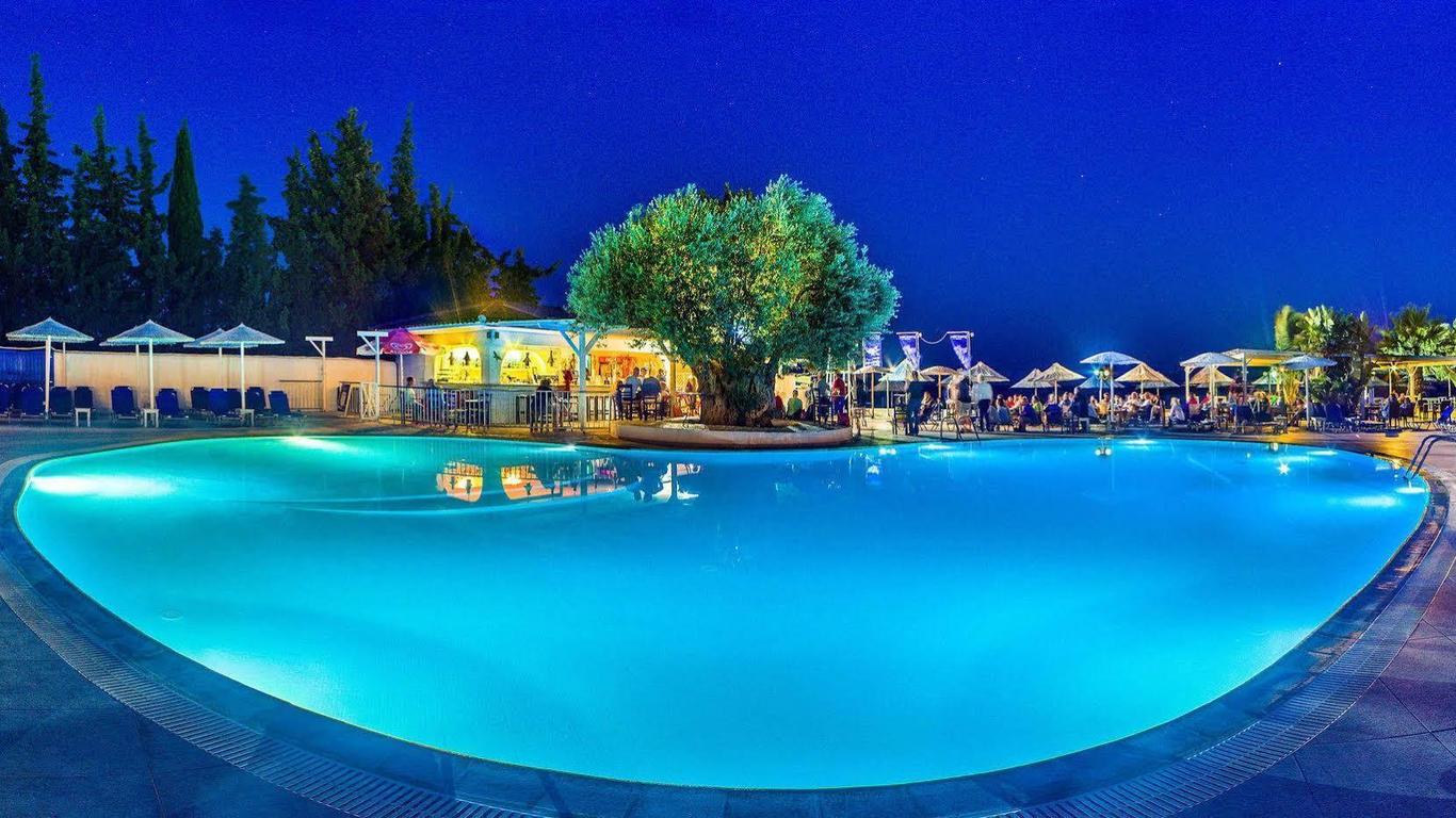 Grand Bleu Beach Resort