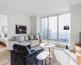 Blueground | Downtown Brooklyn, rooftop, nr Barclays Center - New York - Living room