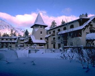 Olympic Village Inn - Olympic Valley - Gebouw