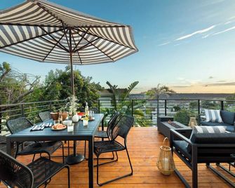 Avalon Buyout by Avantstay Mins to Gaslamp Rooftop w/ BBQ & Patio - São Diego - Varanda