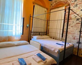 Cunda Zehra Teyzenin Evi - Ayvalik - Bedroom