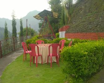 Kd Resort - Chamba - Patio